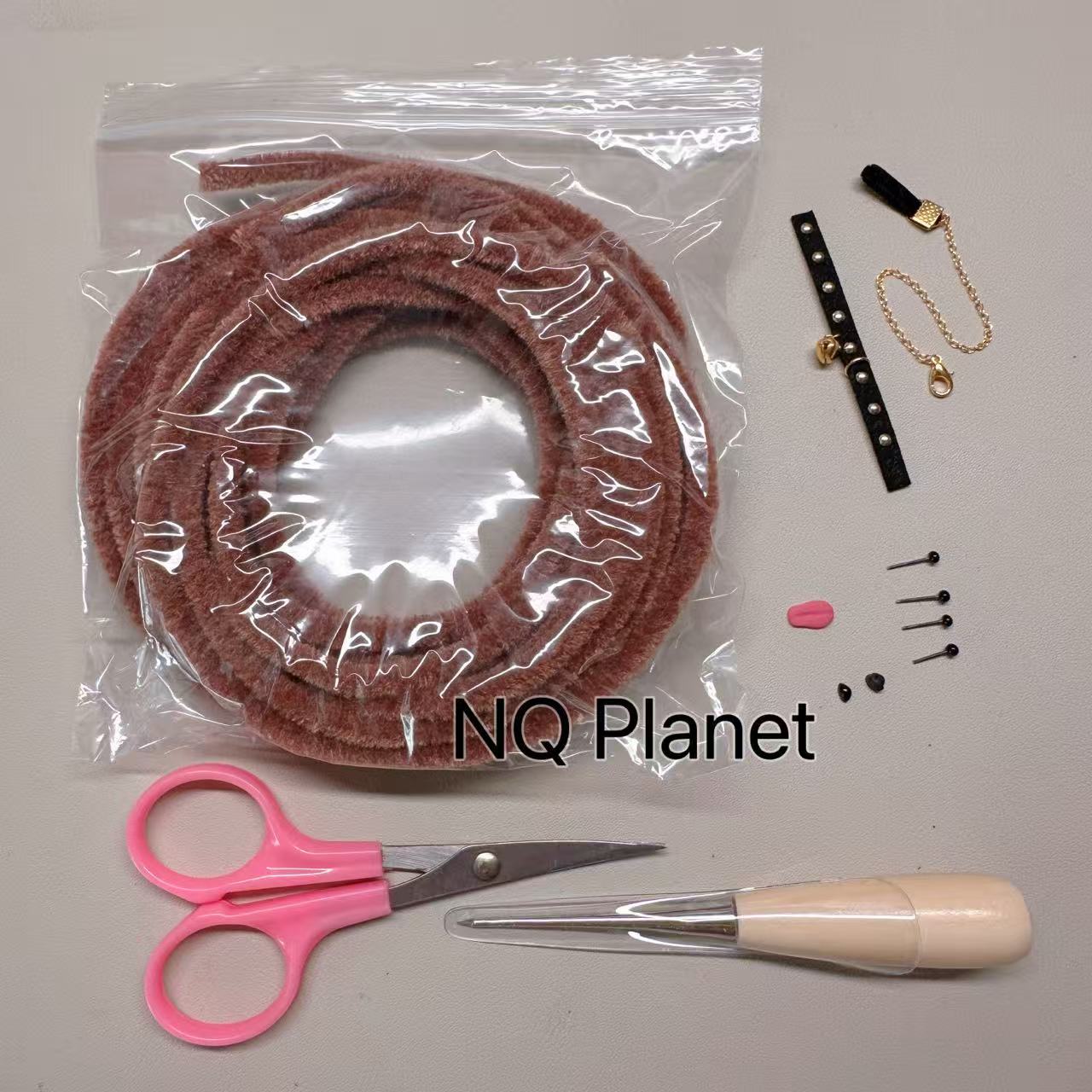 Wool Pipe Cleaners 6mm Craft kits for Making 2-3 Poodle Dogs and Comes with Video Tutorials.